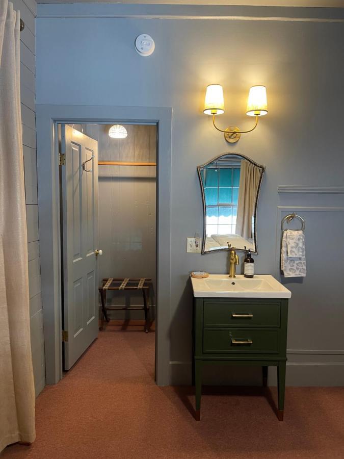 Carriage House Bed & Breakfast Winona Exterior photo