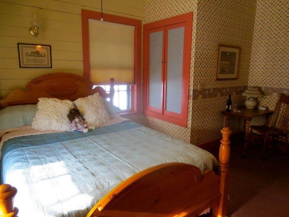 Carriage House Bed & Breakfast Winona Exterior photo
